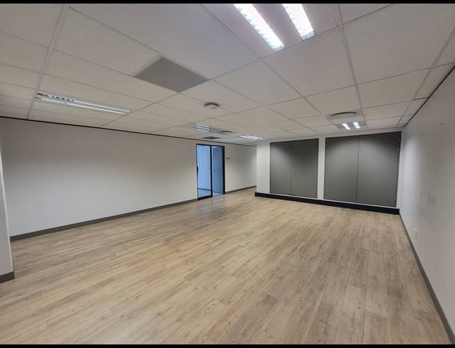 675M² OFFICE TO LET IN SANDTON CENTRAL